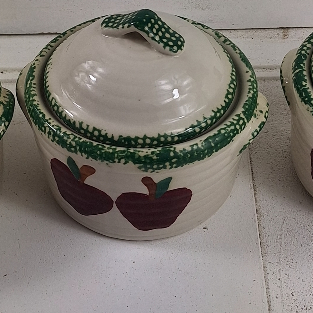 Vintage Handcrafted Ceramic Red Apples with Green Casserole Dishes with Lids - Picture 8 of 8
